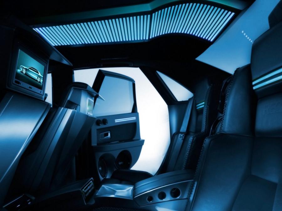 Интерьер Audi S8 Parotech Sony (D2) 2004 года  (фото 3 из 3)